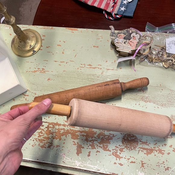One new rolling pin and one vintage rolling pin. Both in EUC! - Picture 4 of 11